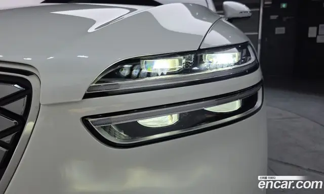 Genesis GV70 2022 0.1 автомат (гидро), миниатюра 7