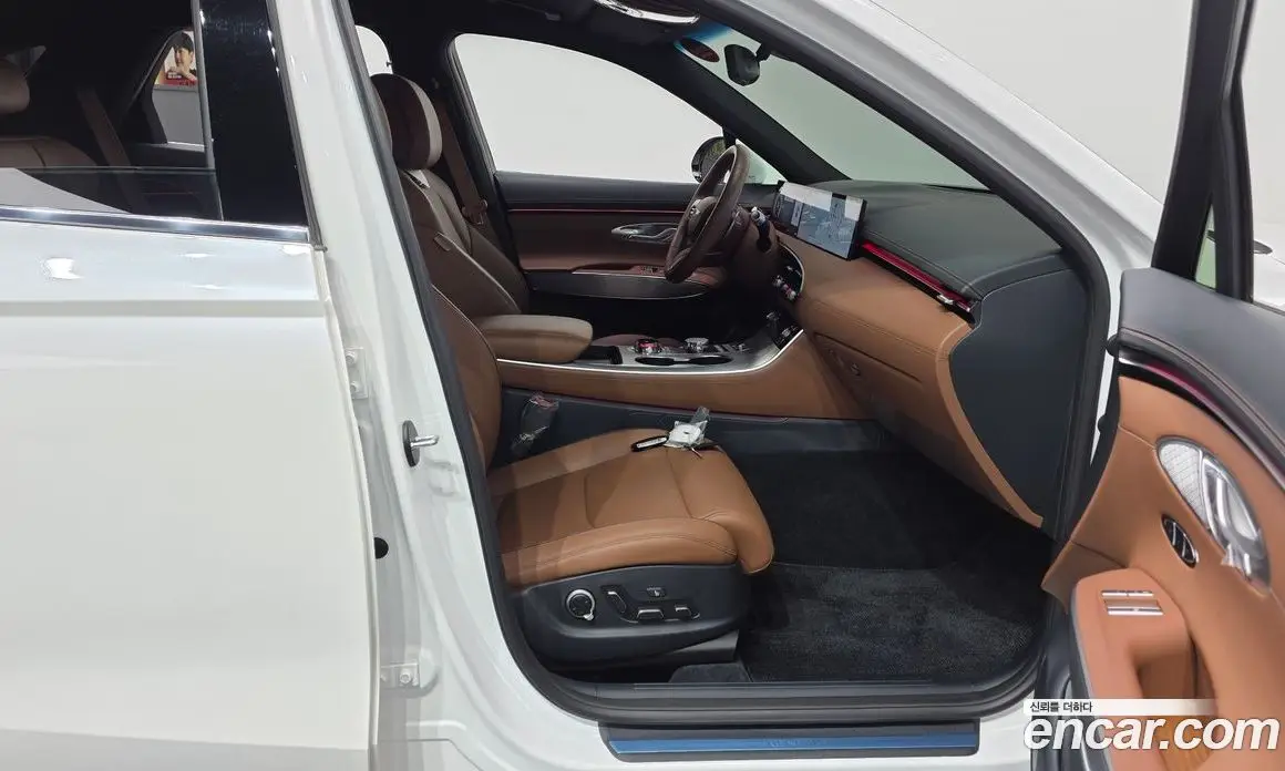Genesis GV70 2024 2.5 автомат (гидро), фото 16