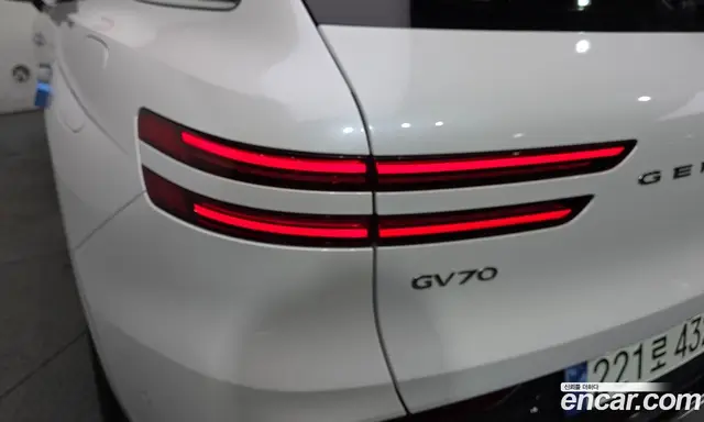 Genesis GV70 2024 2.5 автомат (гидро), миниатюра 9