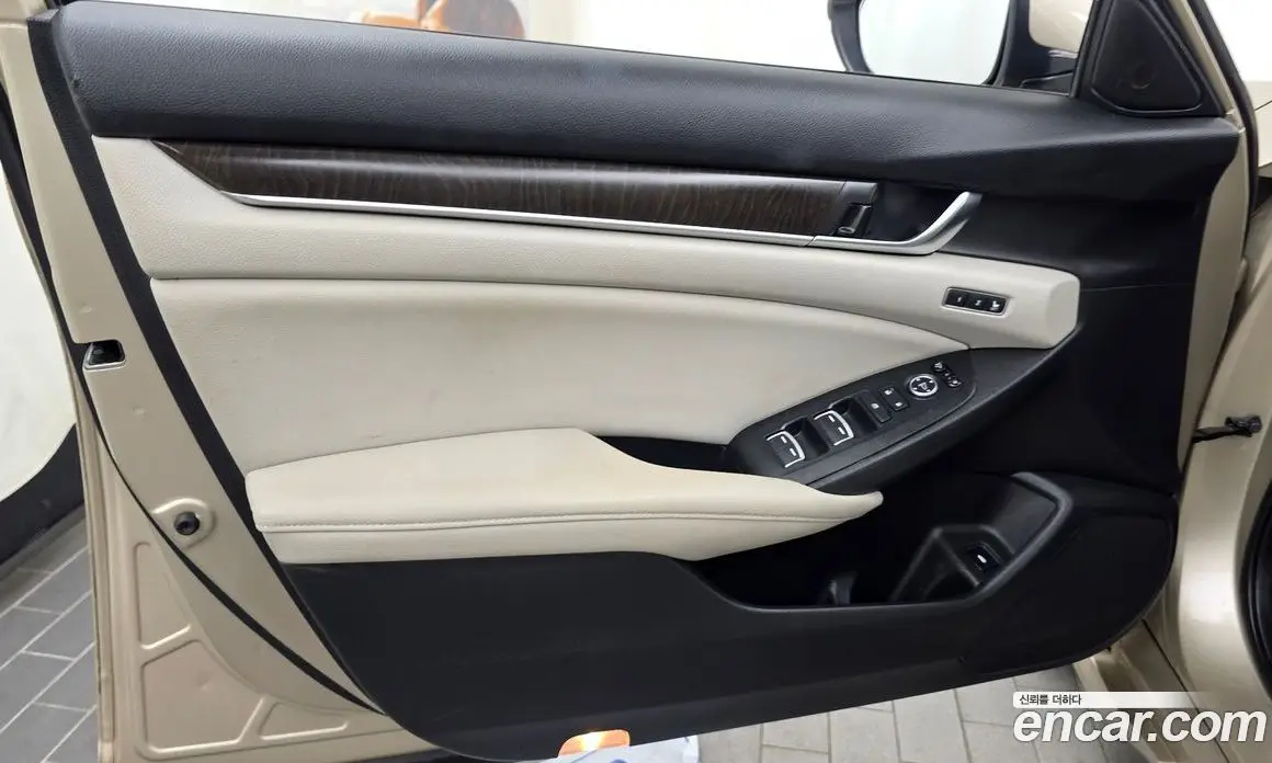 Honda Accord 2018 2.0 автомат (гидро), фото 14