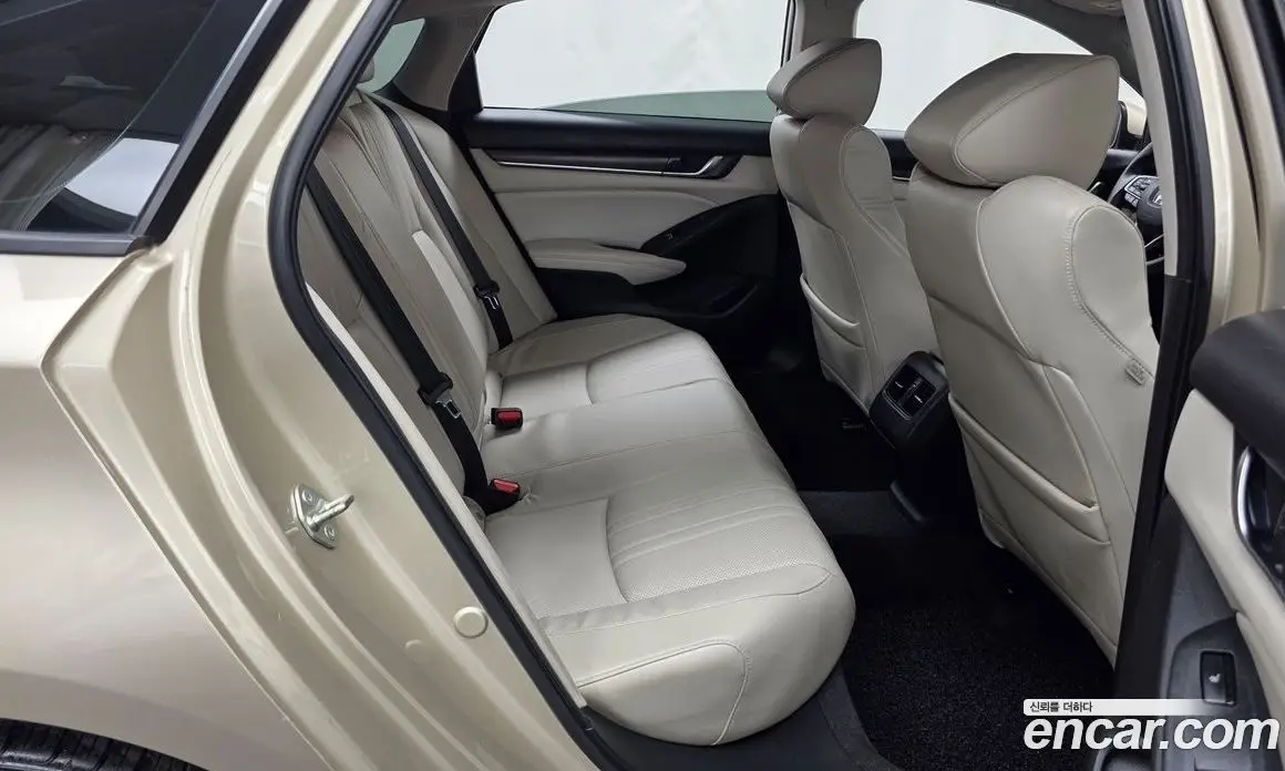 Honda Accord 2018 2.0 автомат (гидро), фото 18