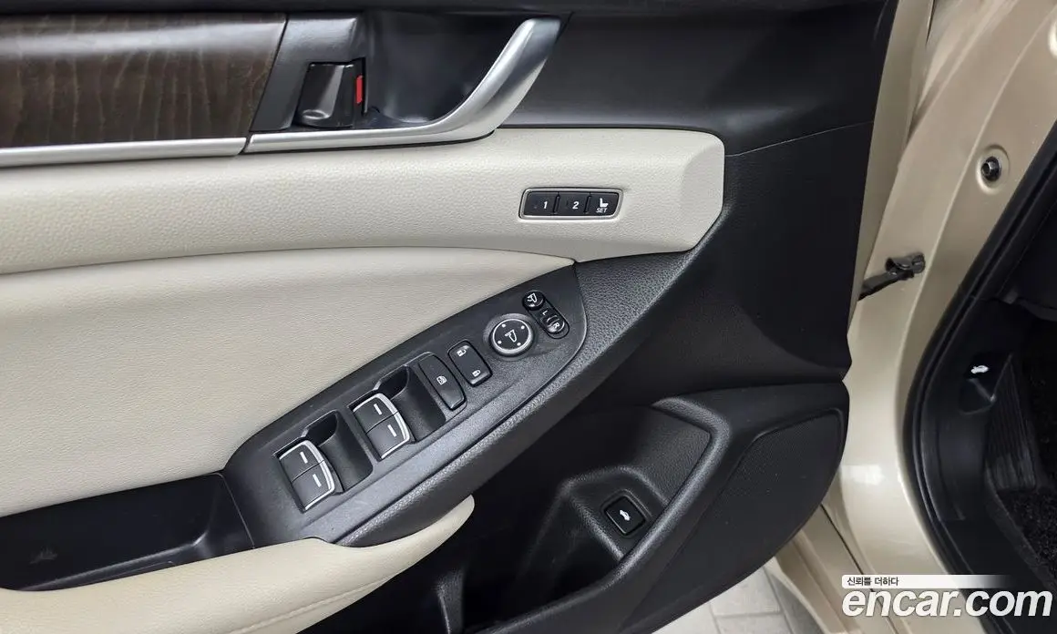 Honda Accord 2018 2.0 автомат (гидро), фото 27
