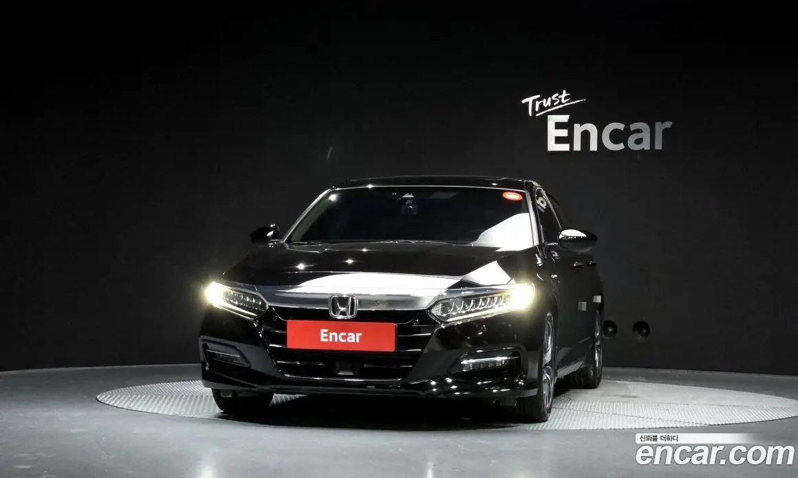 Honda Accord 2019 2.0 автомат (гидро), фото 3