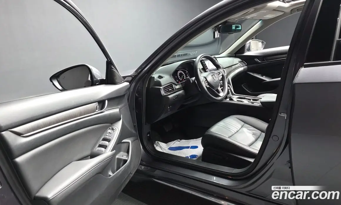 Honda Accord 2021 1.5 автомат (гидро), фото 12