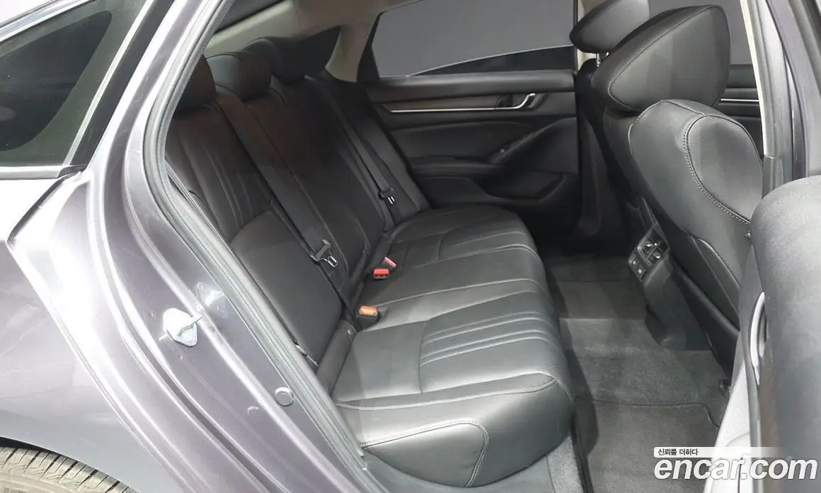 Honda Accord 2021 1.5 автомат (гидро), фото 17