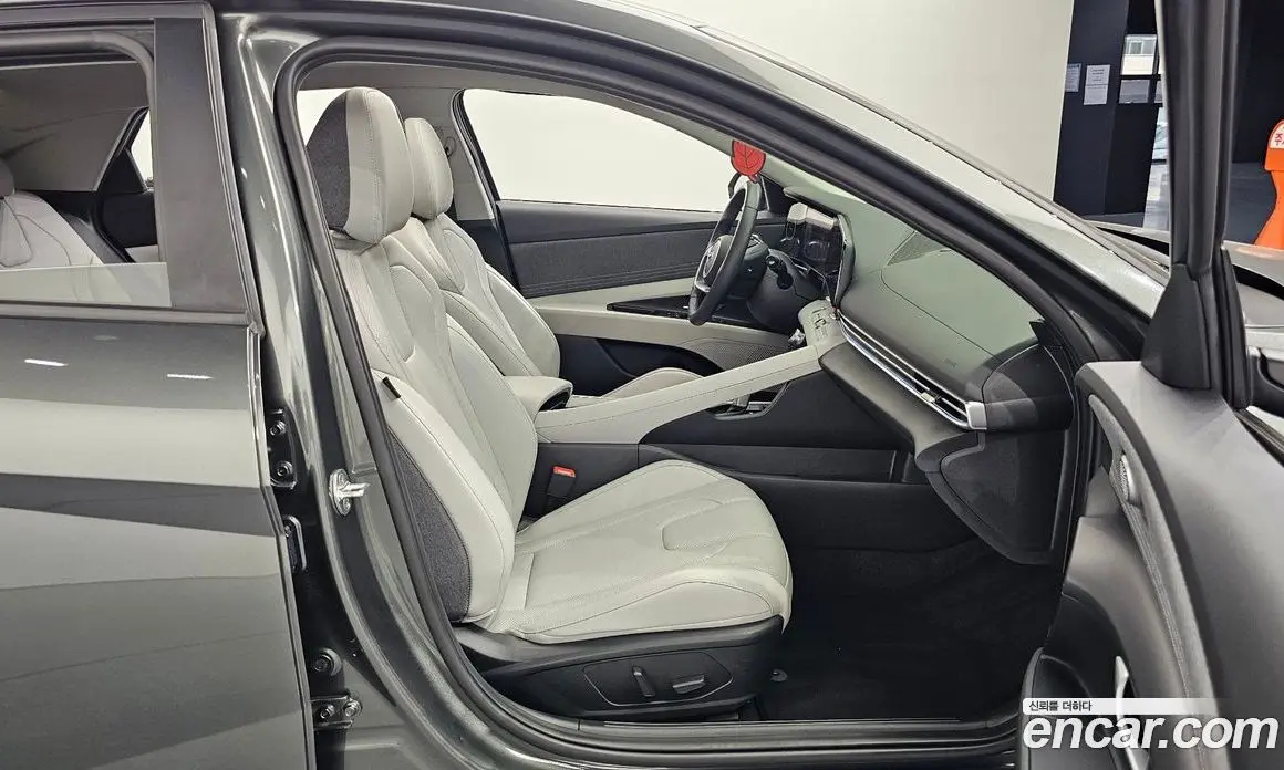 Hyundai Avante 2022 1.6 автомат (гидро), фото 17