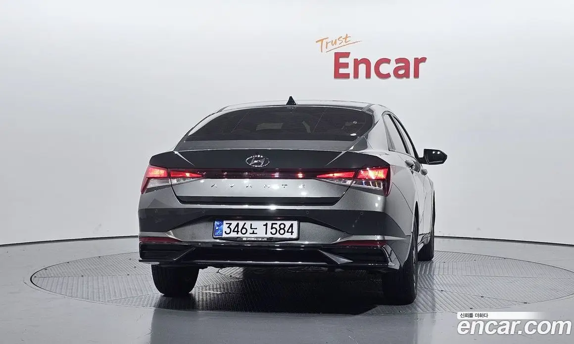 Hyundai Avante 2022 1.6 автомат (гидро), фото 4