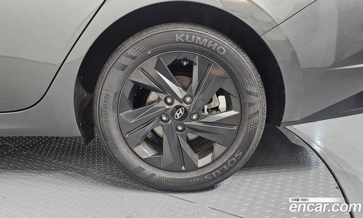 Hyundai Avante 2022 1.6 автомат (гидро), фото 7