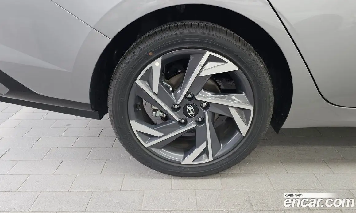 Hyundai Avante 2025 1.6 автомат (гидро), фото 5