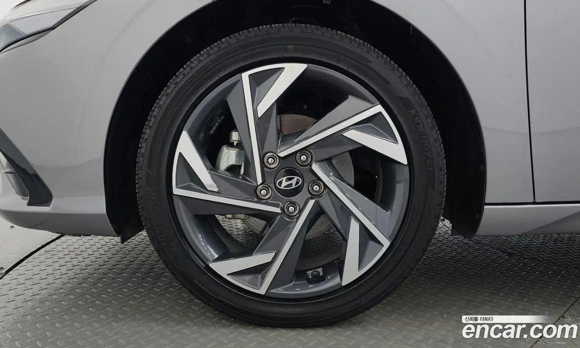 Hyundai Avante 2025 1.6 автомат (гидро), фото 4