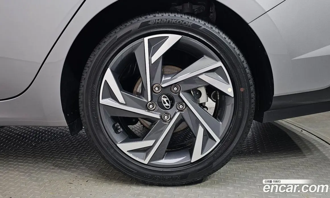 Hyundai Avante 2025 1.6 автомат (гидро), фото 6