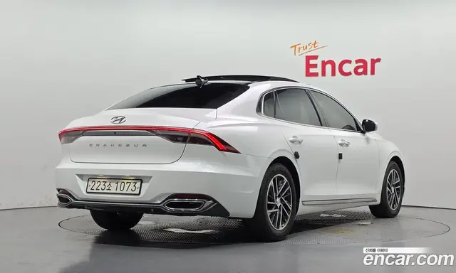 Hyundai Grandeur 2022 2.5 автомат (гидро), миниатюра 2