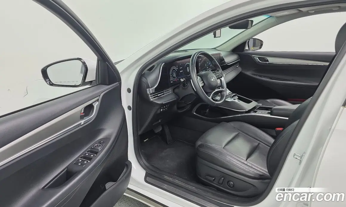 Hyundai Grandeur 2022 2.5 автомат (гидро), фото 17