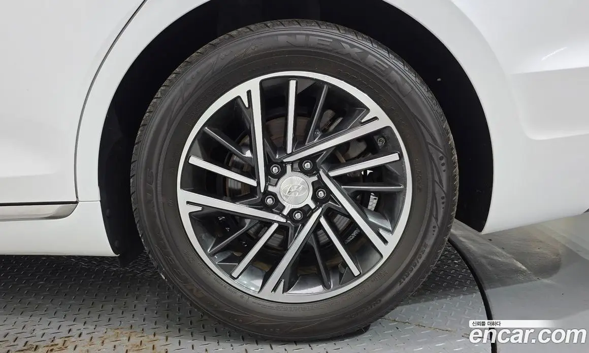 Hyundai Grandeur 2022 2.5 автомат (гидро), фото 7