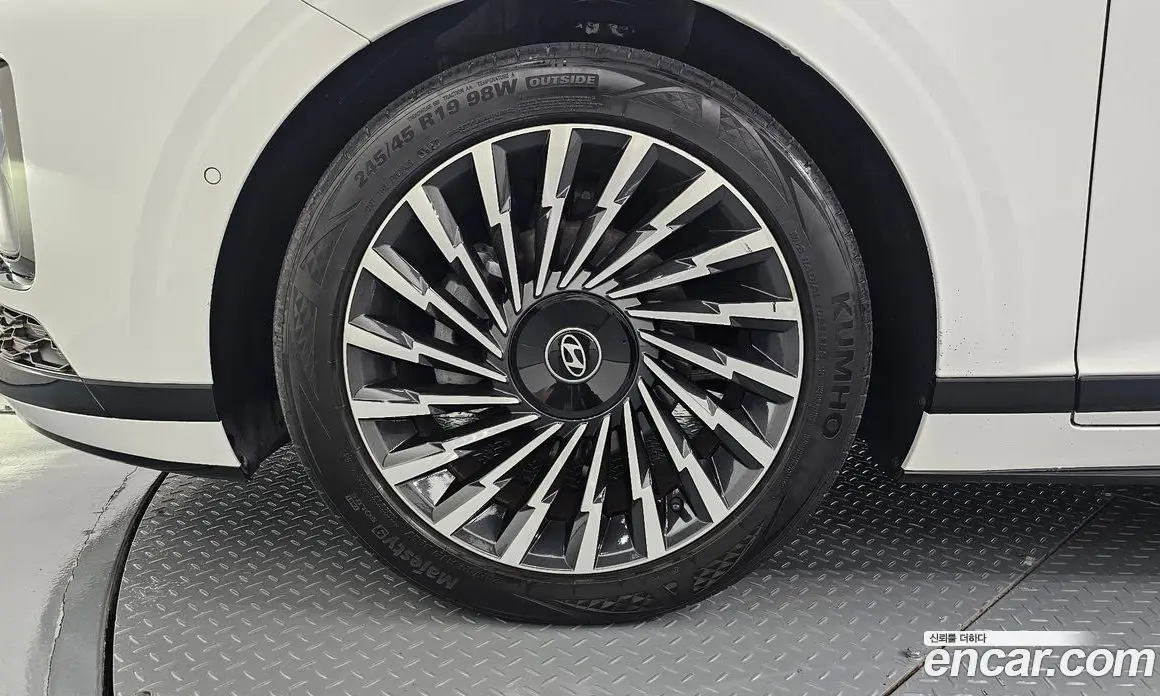 Hyundai Grandeur 2024 1.6 автомат (гидро), фото 5