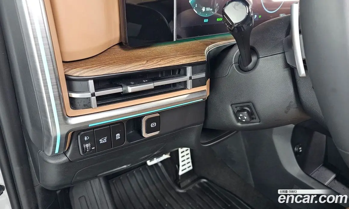 Hyundai Santa Fe 2024 1.6 автомат (гидро), фото 38