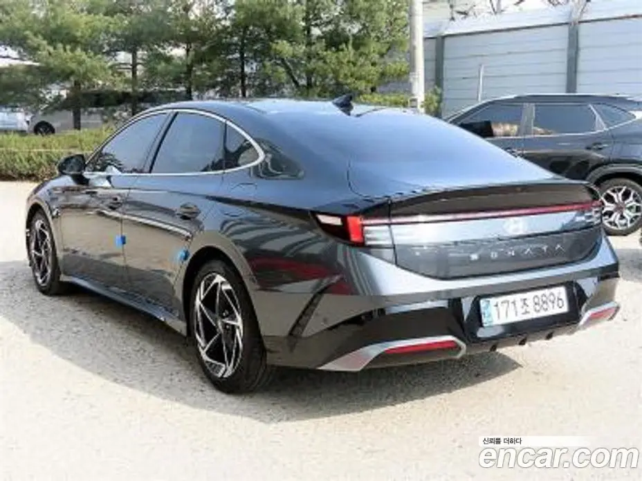 Hyundai Sonata 2023 2.0 автомат (гидро), фото 3