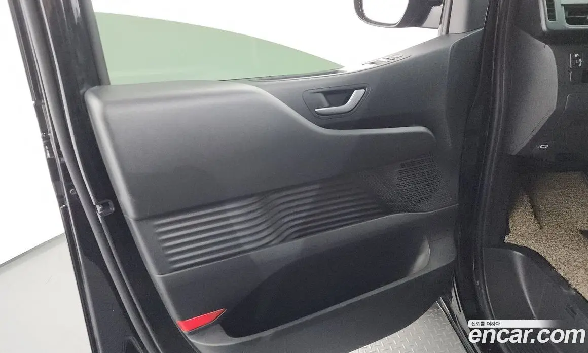 Hyundai Staria 2024 3.5 автомат (гидро), фото 14