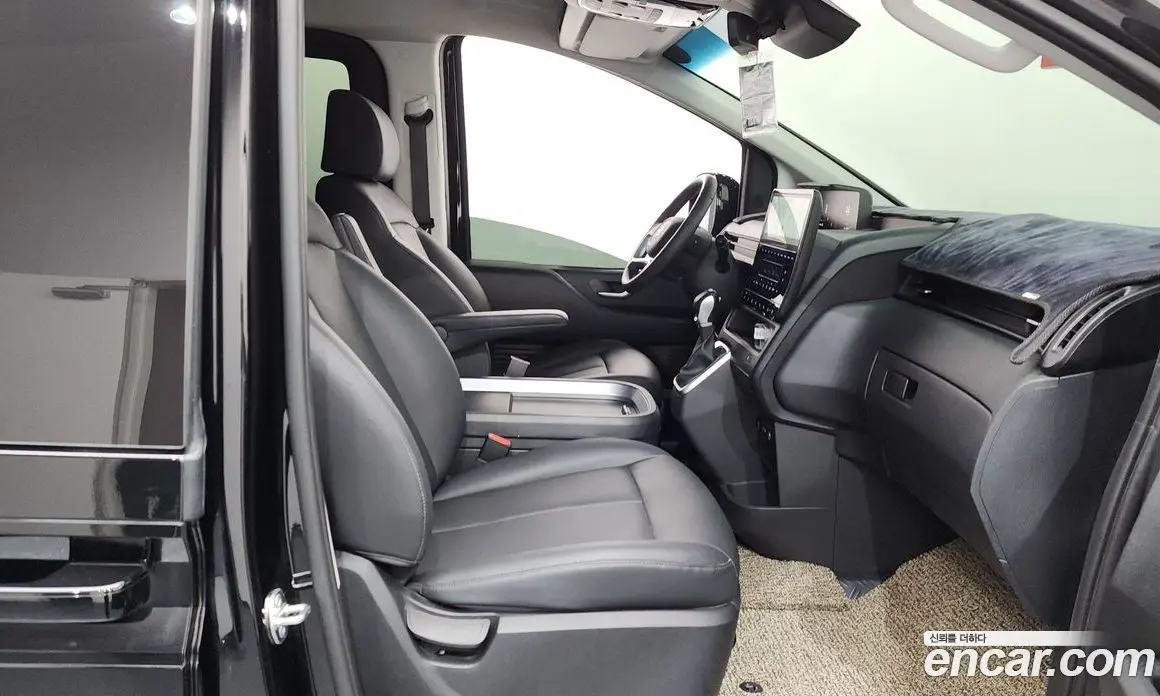 Hyundai Staria 2024 3.5 автомат (гидро), фото 15