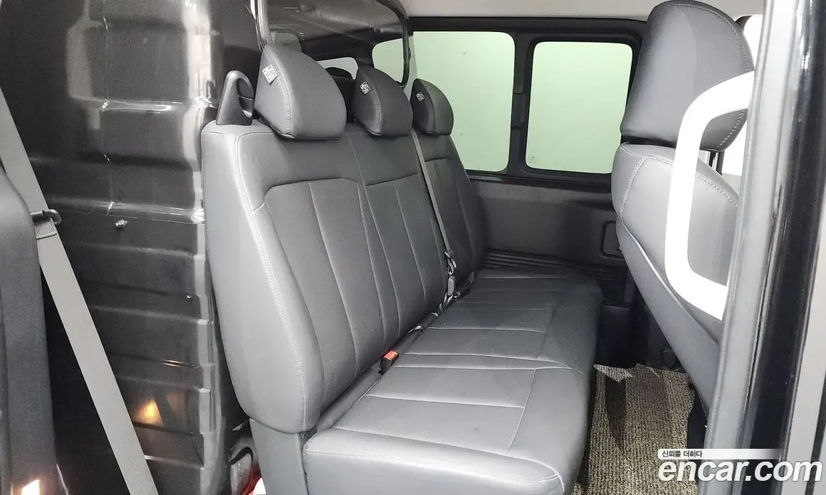 Hyundai Staria 2024 3.5 автомат (гидро), фото 16