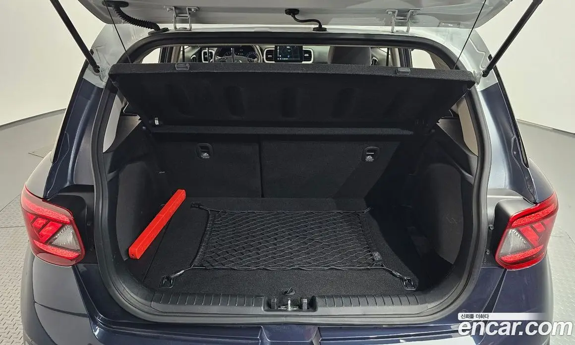 Hyundai Venue 2019 1.6 автомат (гидро), фото 24