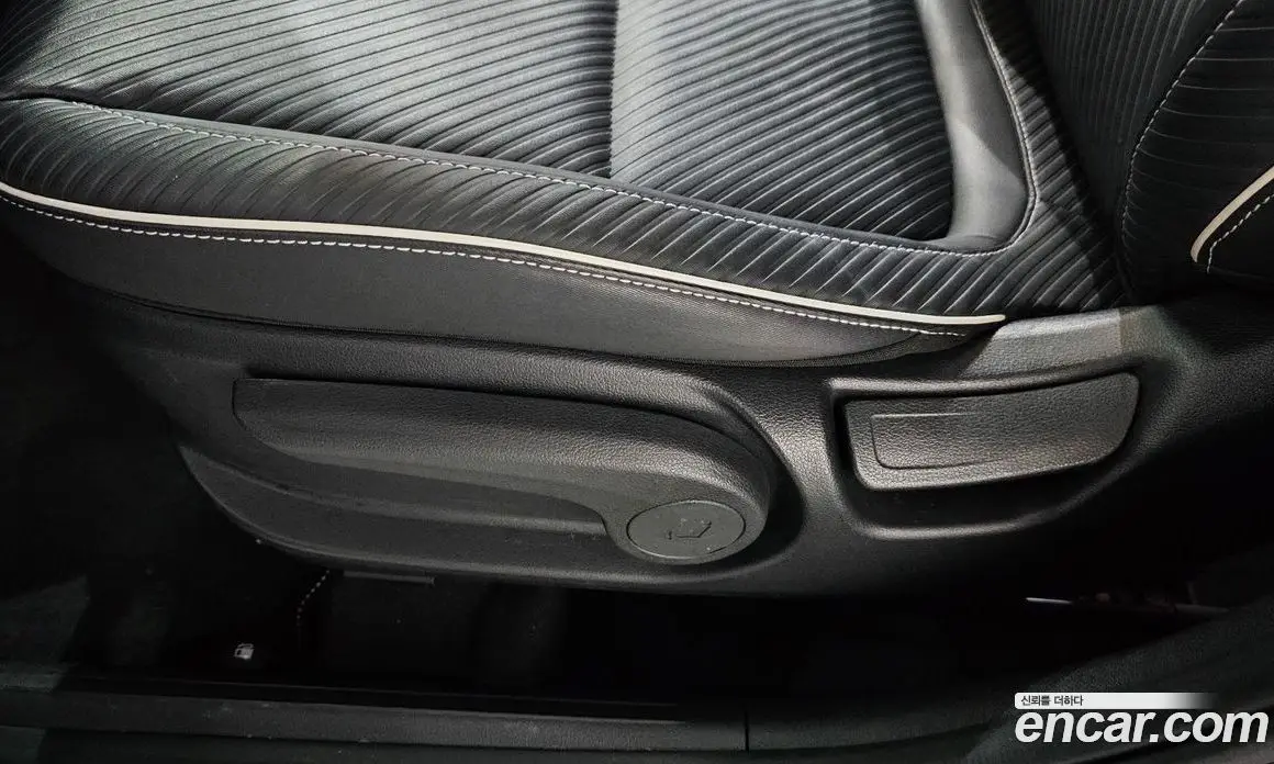 Hyundai Venue 2019 1.6 автомат (гидро), фото 30