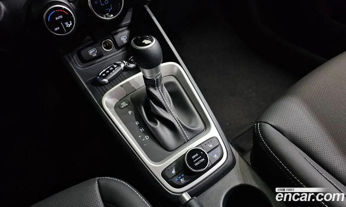 Hyundai Venue 2025 1.6 автомат (гидро), фото 11