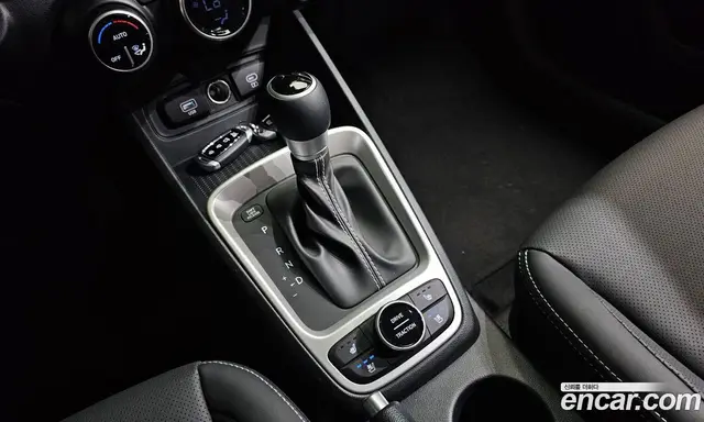 Hyundai Venue 2025 1.6 автомат (гидро), миниатюра 11