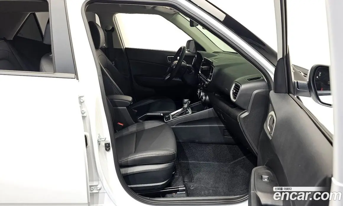 Hyundai Venue 2025 1.6 автомат (гидро), фото 15