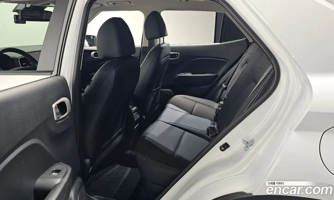 Hyundai Venue 2025 1.6 автомат (гидро), фото 16