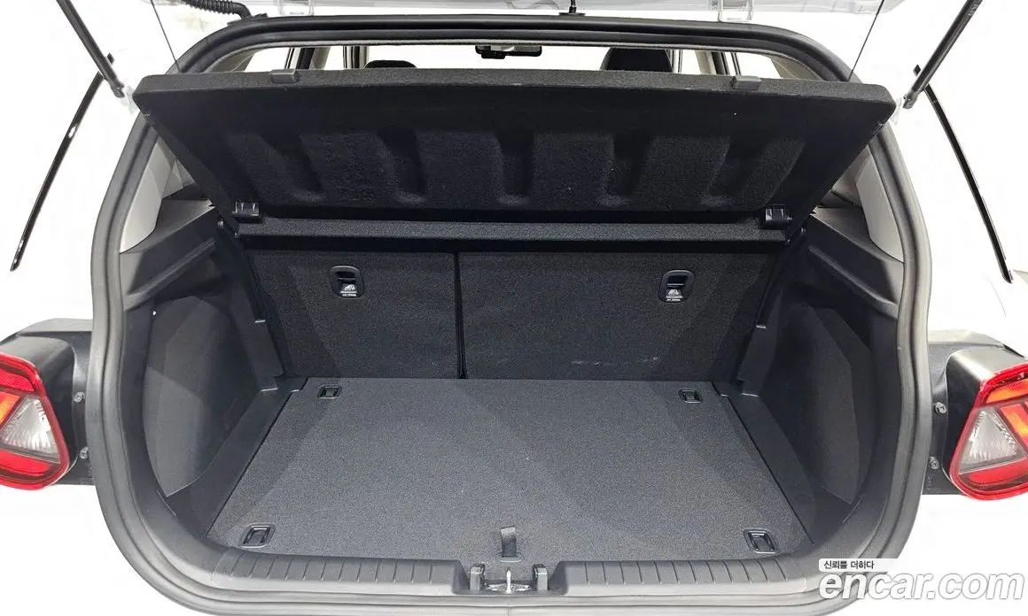 Hyundai Venue 2025 1.6 автомат (гидро), фото 20