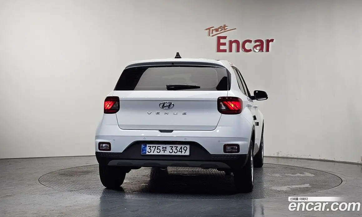 Hyundai Venue 2025 1.6 автомат (гидро), фото 3