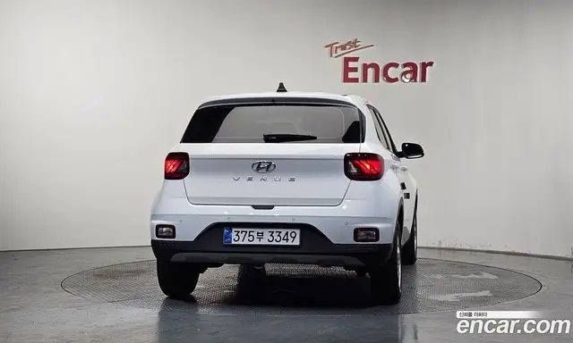 Hyundai Venue 2025 1.6 автомат (гидро), миниатюра 3