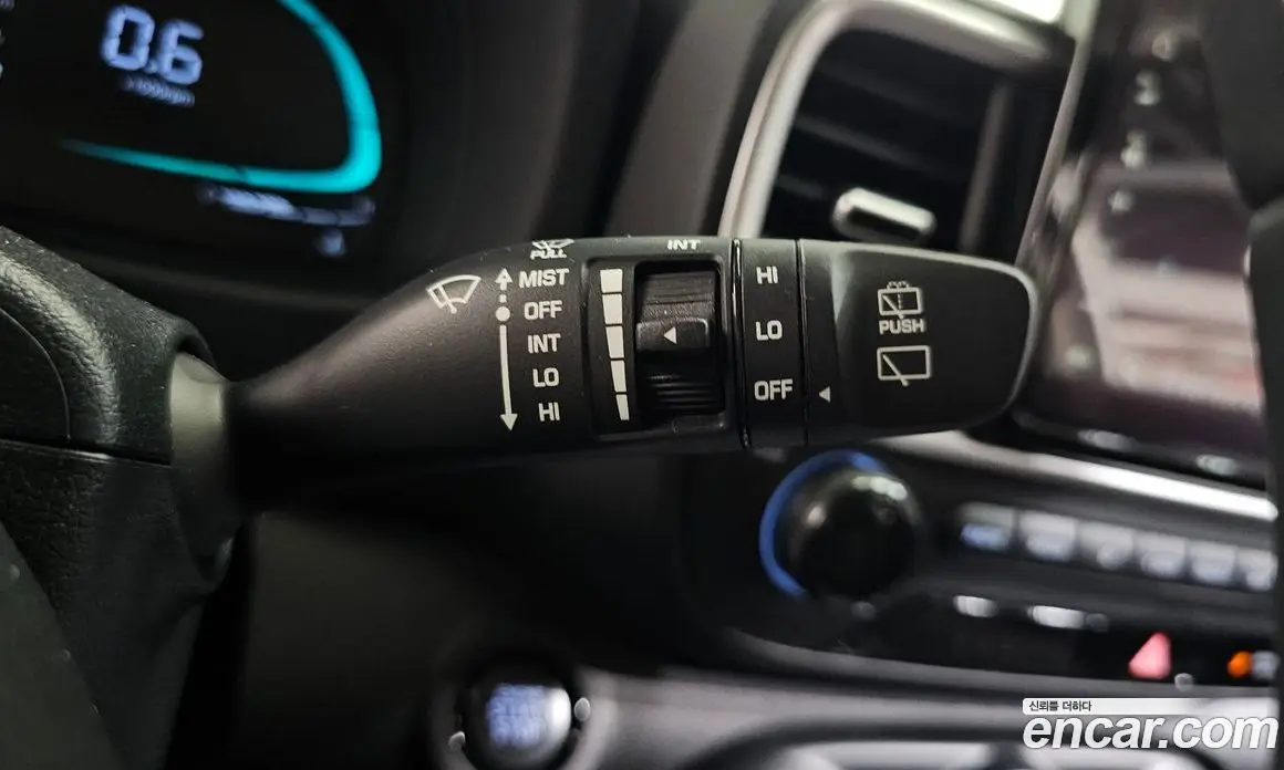 Hyundai Venue 2025 1.6 автомат (гидро), фото 24