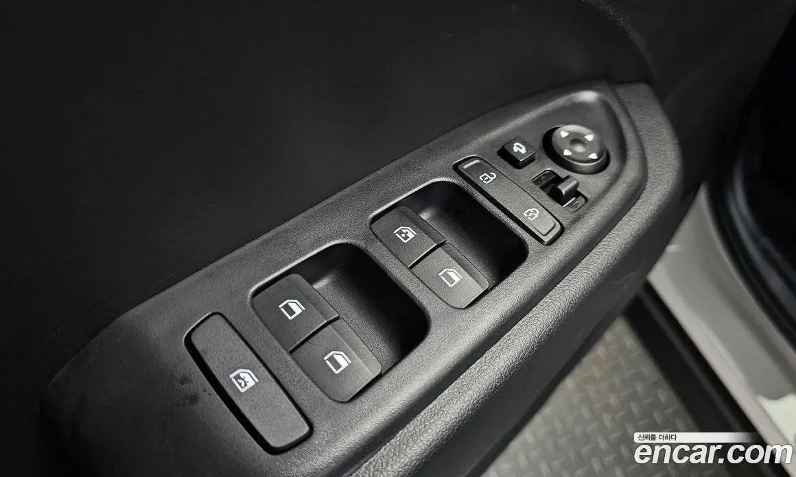 Hyundai Venue 2025 1.6 автомат (гидро), фото 25