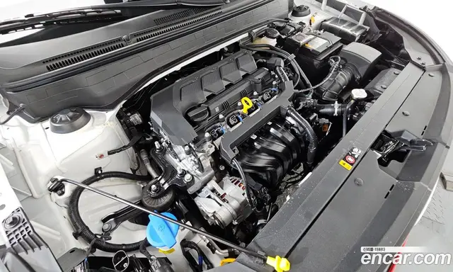 Hyundai Venue 2025 1.6 автомат (гидро), миниатюра 5