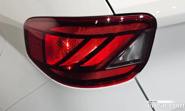 Hyundai Venue 2025 1.6 автомат (гидро), миниатюра 8