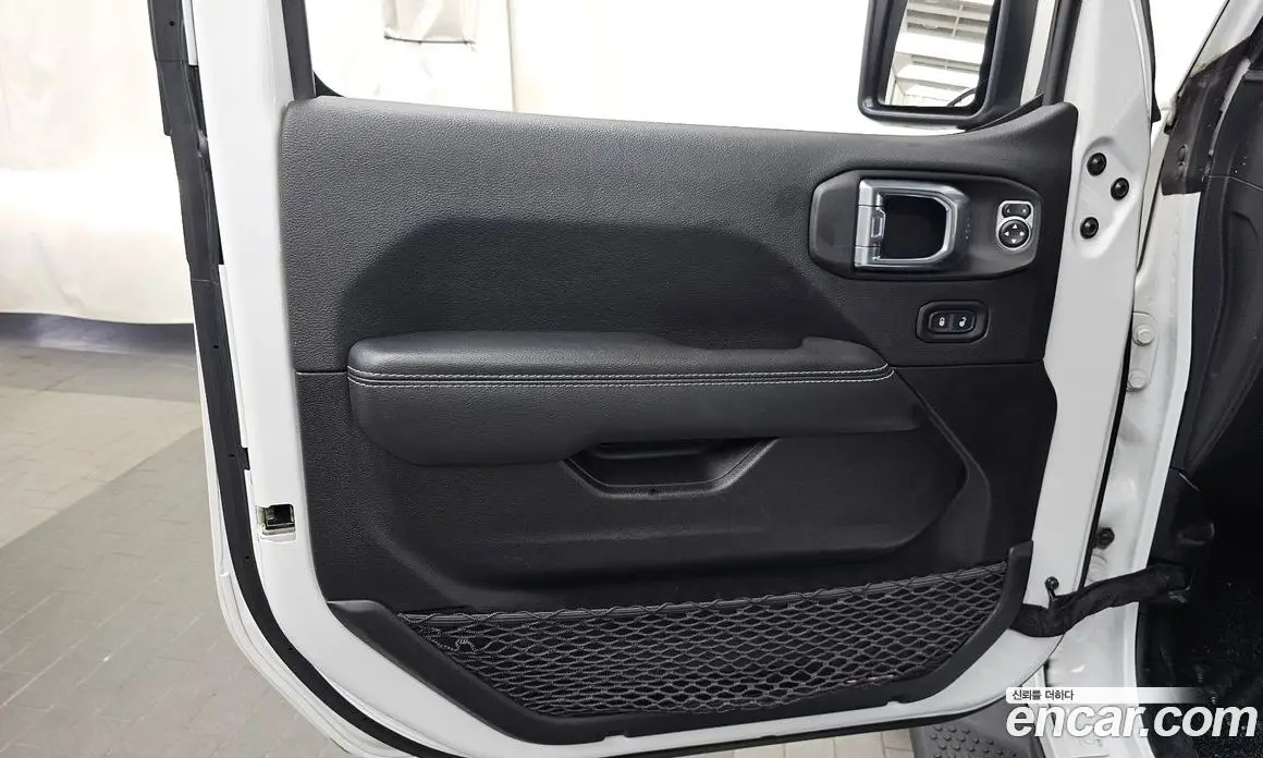 Jeep Wrangler 2022 2.0 автомат (гидро), фото 14