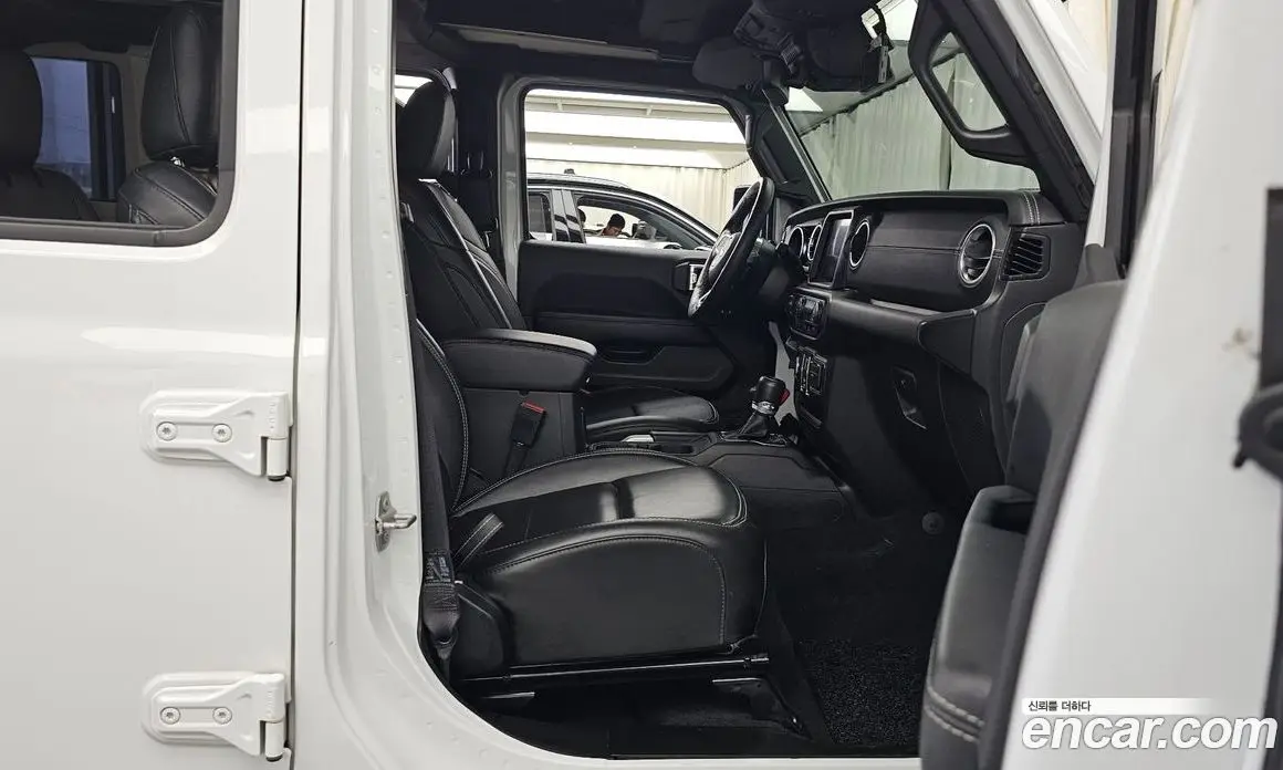 Jeep Wrangler 2022 2.0 автомат (гидро), фото 17