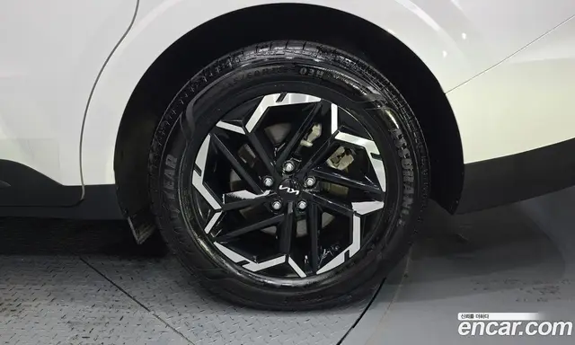 Kia Carnival 2024 2.2 автомат (гидро), миниатюра 7