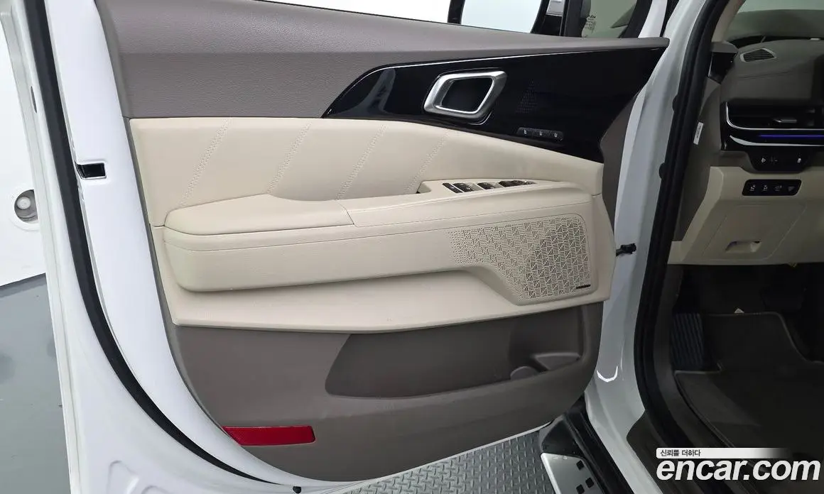 Kia Carnival 2025 1.6 автомат (гидро), фото 14
