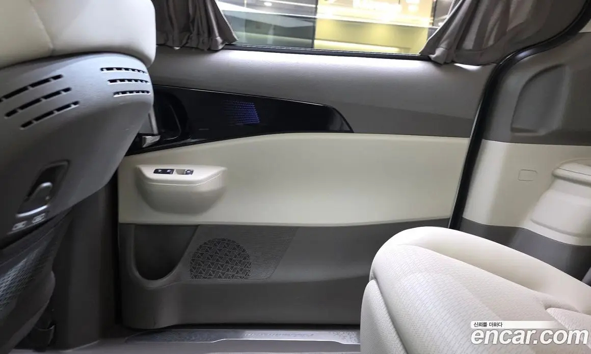 Kia Carnival 2025 1.6 автомат (гидро), фото 15