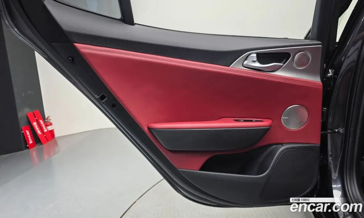 Kia Stinger 2019 3.3 автомат (гидро), фото 14