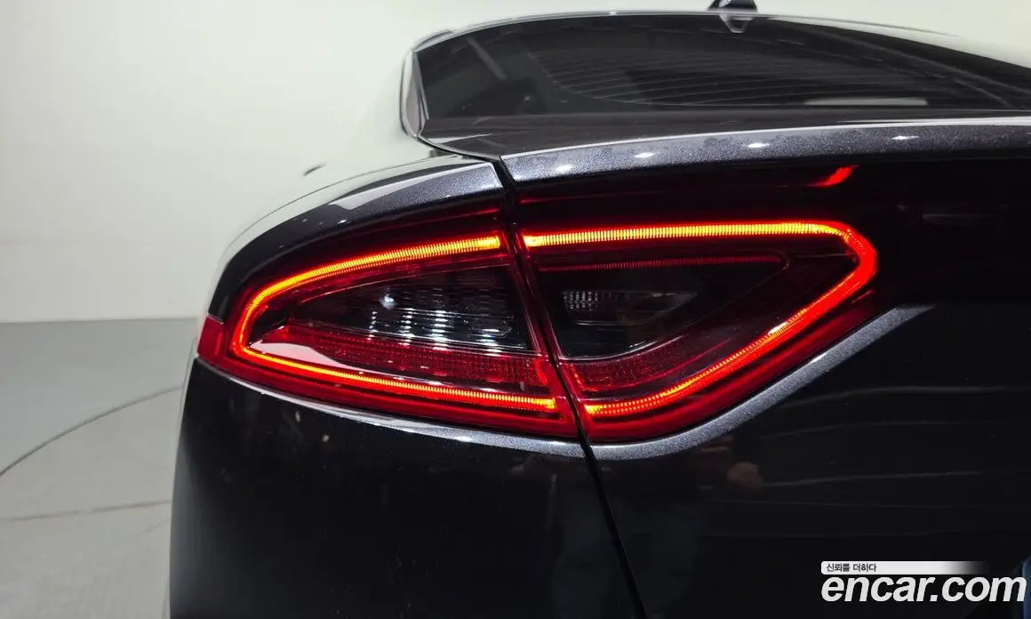Kia Stinger 2019 3.3 автомат (гидро), фото 8
