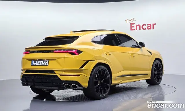 Lamborghini Urus 2024 4.0 автомат (гидро), миниатюра 2
