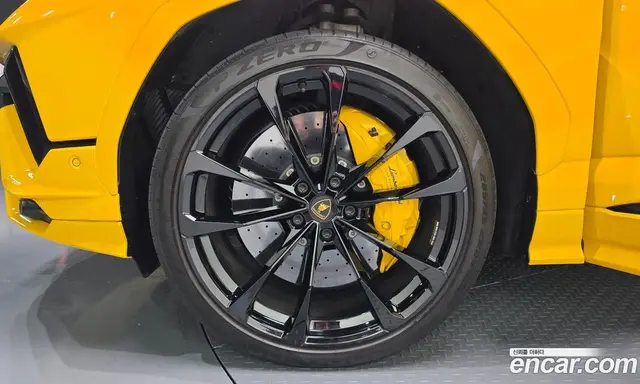 Lamborghini Urus 2024 4.0 автомат (гидро), миниатюра 5
