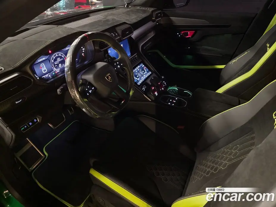 Lamborghini Urus 2024 4.0 автомат (гидро), фото 9