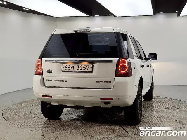 Land Rover Freelander 2014 2.2 автомат (гидро), миниатюра 3