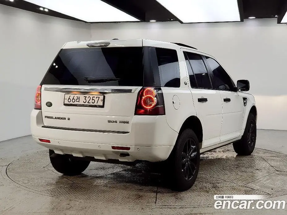Land Rover Freelander 2014 2.2 автомат (гидро), фото 4