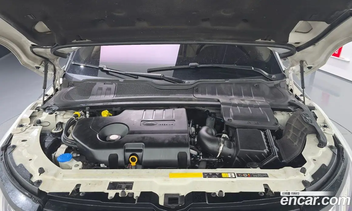 Land Rover Range Rover Evoque 2017 2.0 автомат (гидро), фото 6